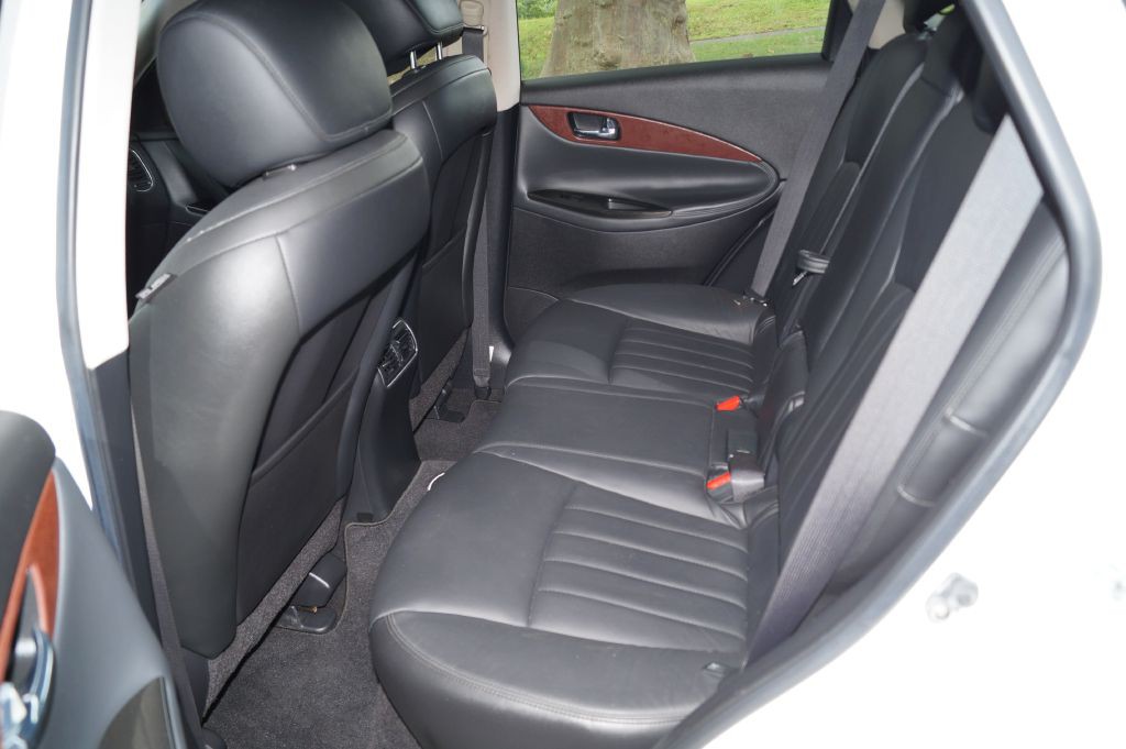 2008 INFINITI EX35 Image 26