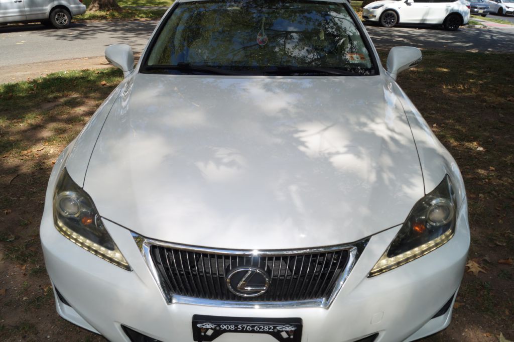 2011 Lexus IS 250 Image 2