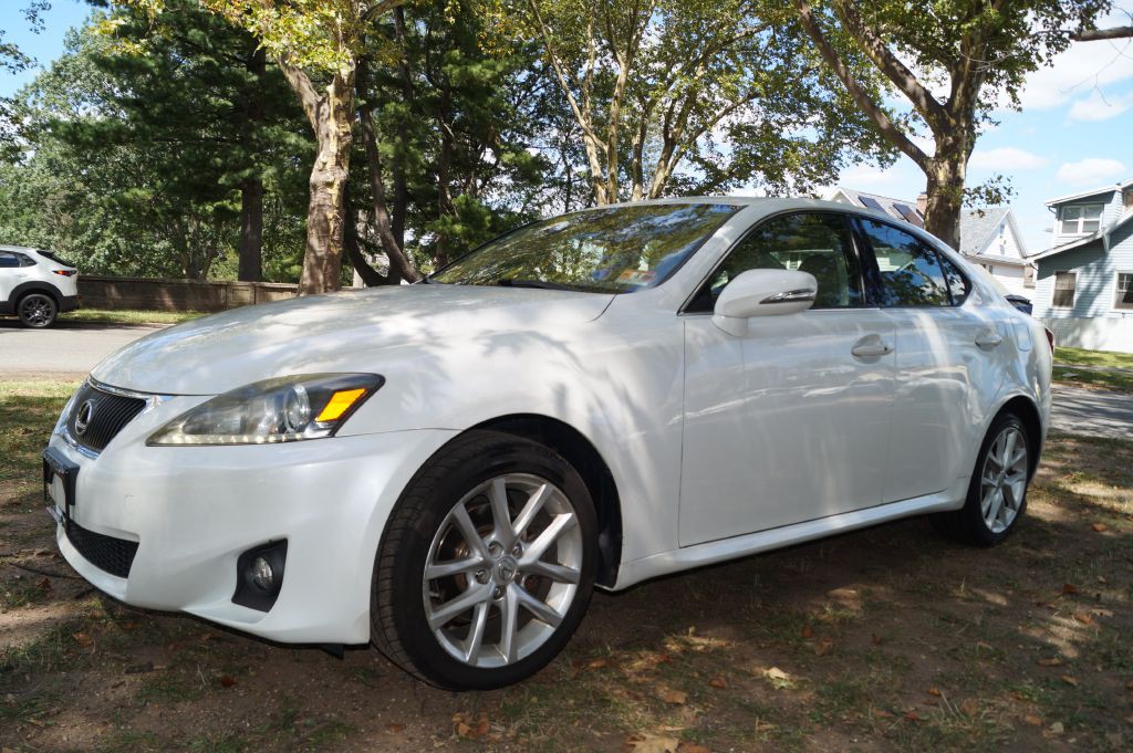 2011 Lexus IS 250 Image 3