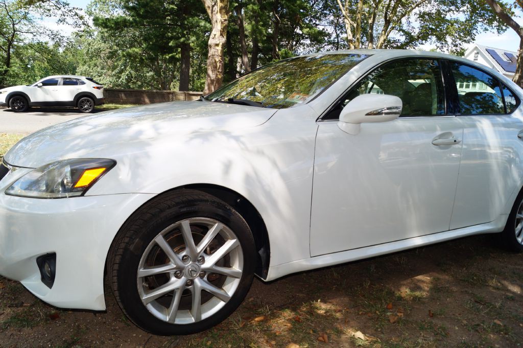 2011 Lexus IS 250 Image 4