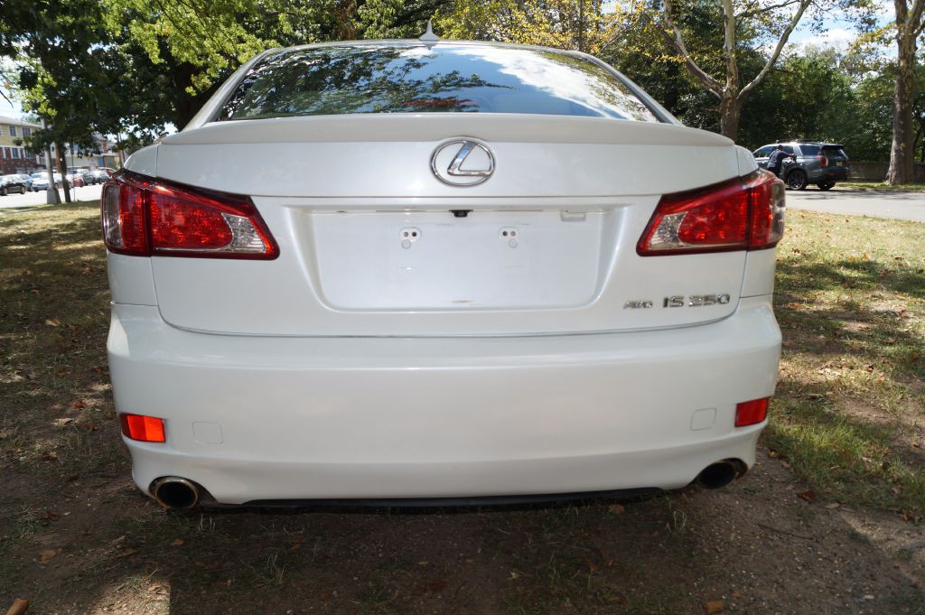 2011 Lexus IS 250 Image 9
