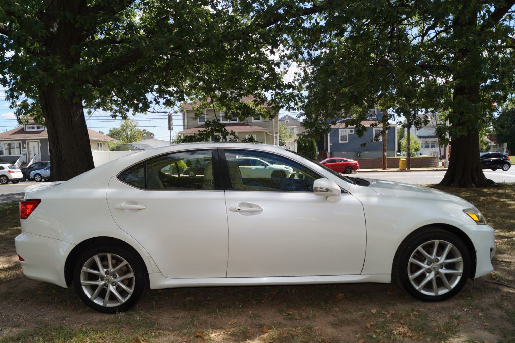 2011 Lexus IS 250 Image 13