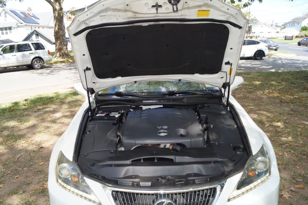 2011 Lexus IS 250 Image 16