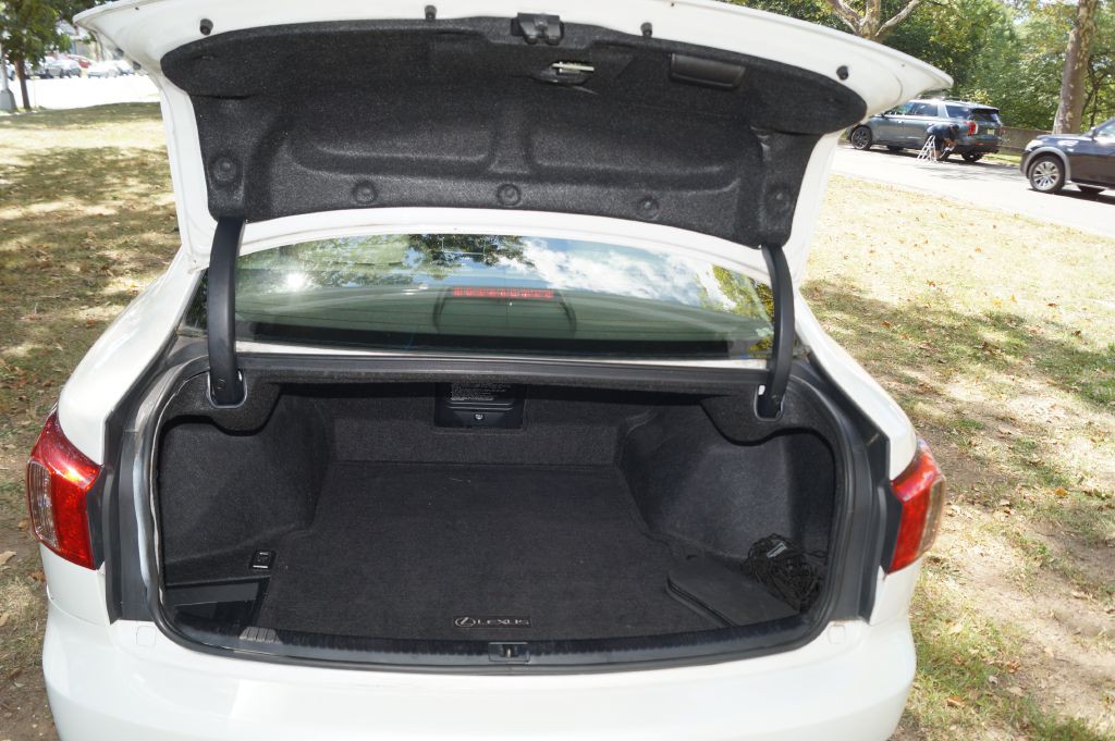 2011 Lexus IS 250 Image 29