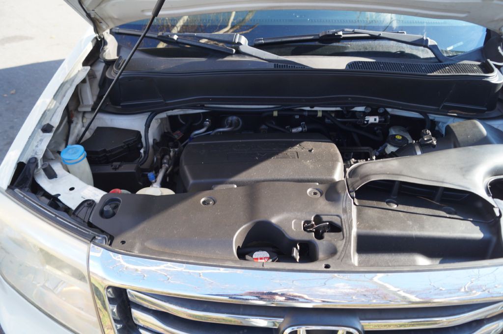 2015 Honda Pilot Image 16