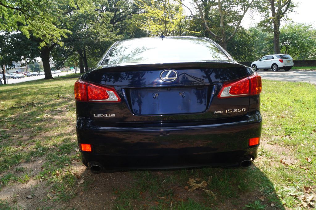 2010 Lexus IS 250 Image 8