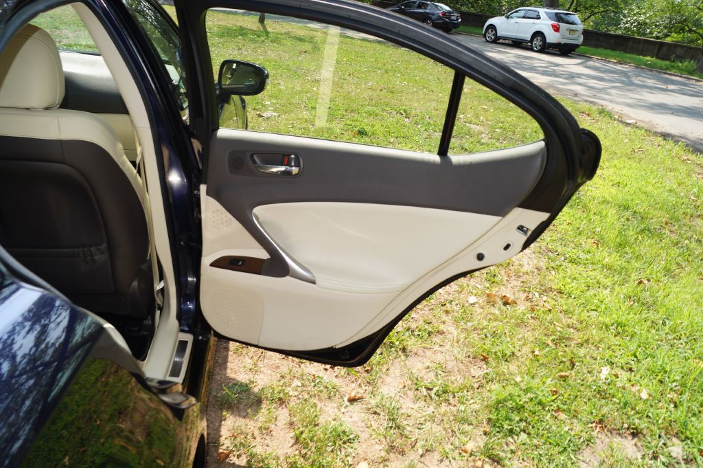 2010 Lexus IS 250 Image 26