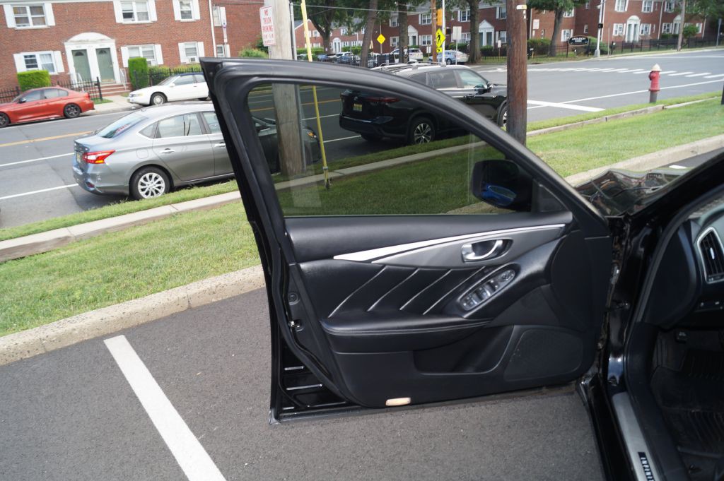 2014 INFINITI Q50 Image 16