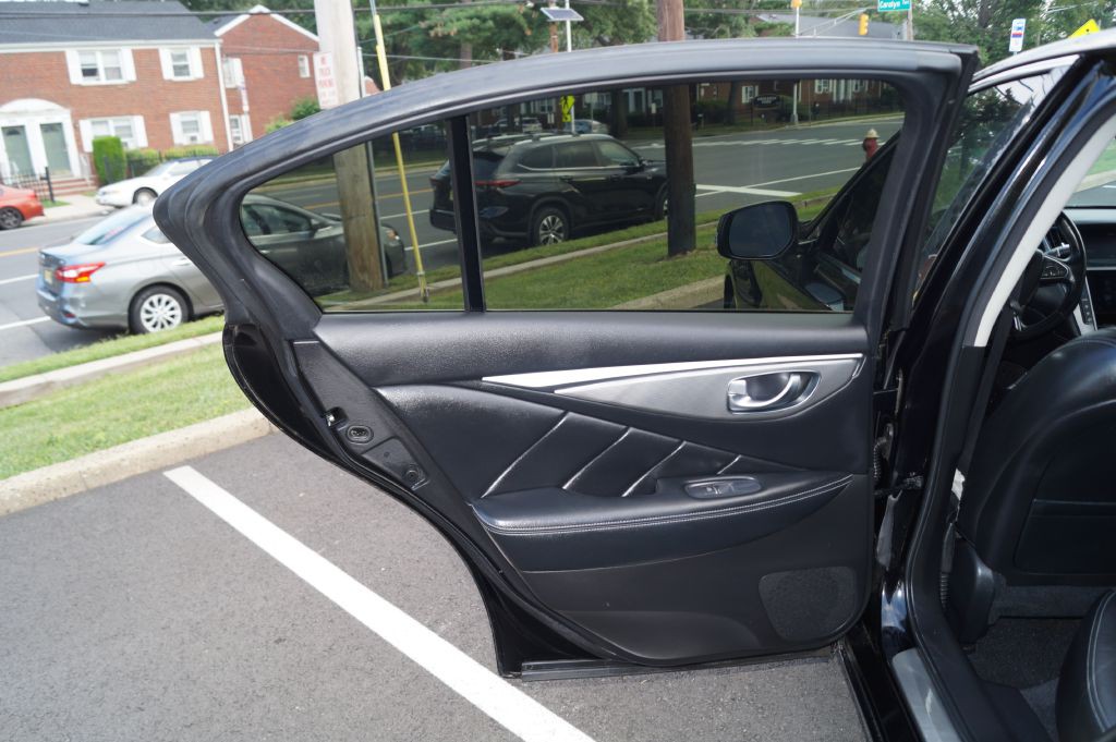 2014 INFINITI Q50 Image 24