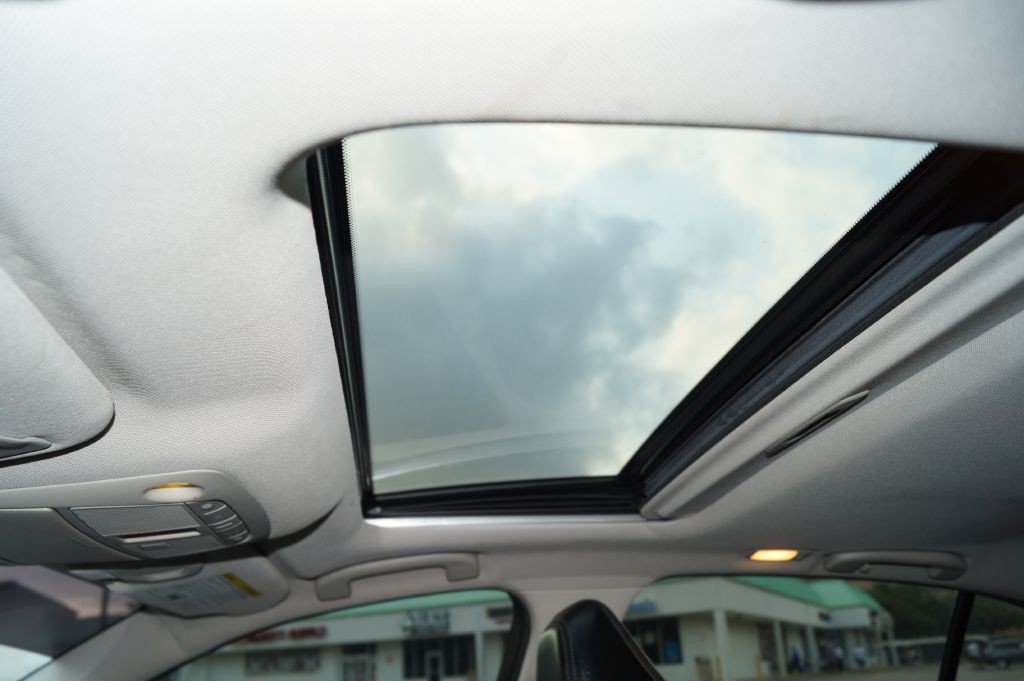 2014 INFINITI Q50 Image 32
