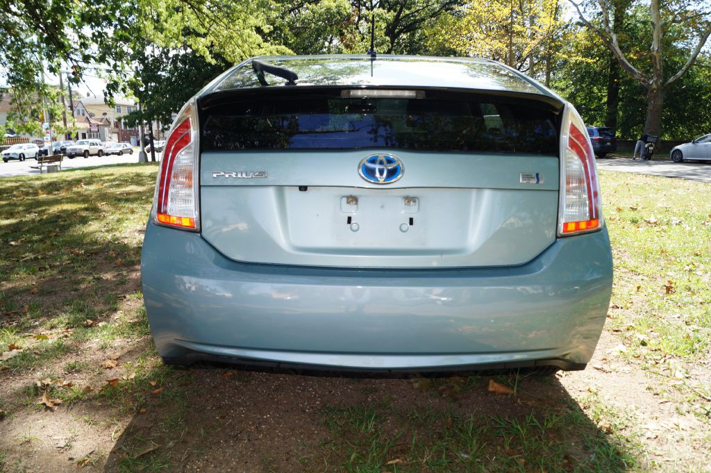 2015 Toyota Prius Image 8