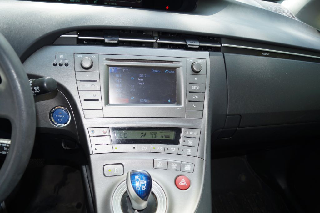2015 Toyota Prius Image 20