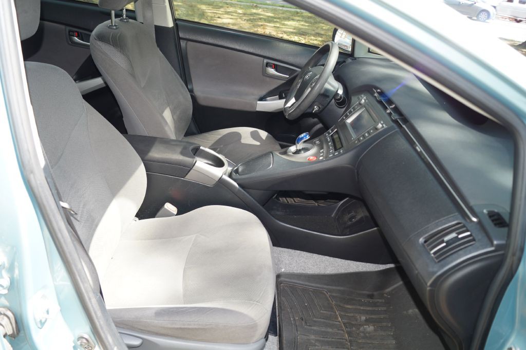 2015 Toyota Prius Image 22