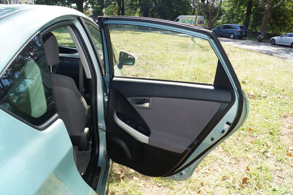 2015 Toyota Prius Image 25