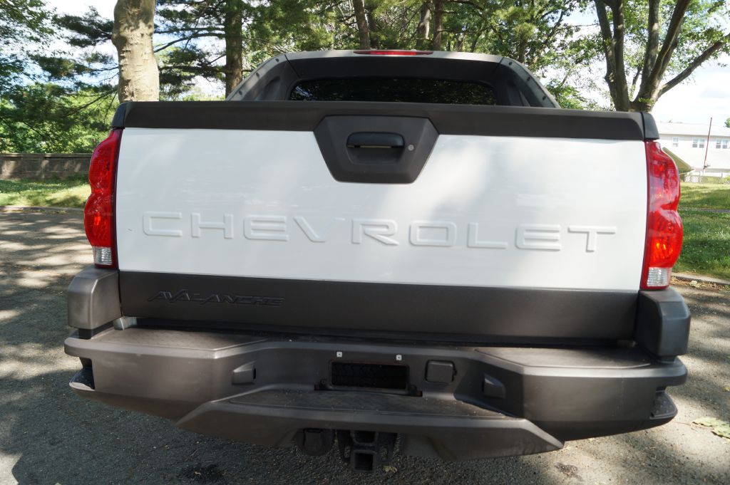 2006 Chevrolet Avalanche Image 9
