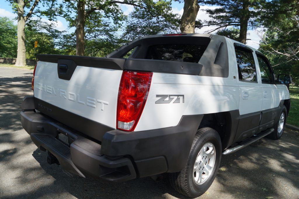 2006 Chevrolet Avalanche Image 10