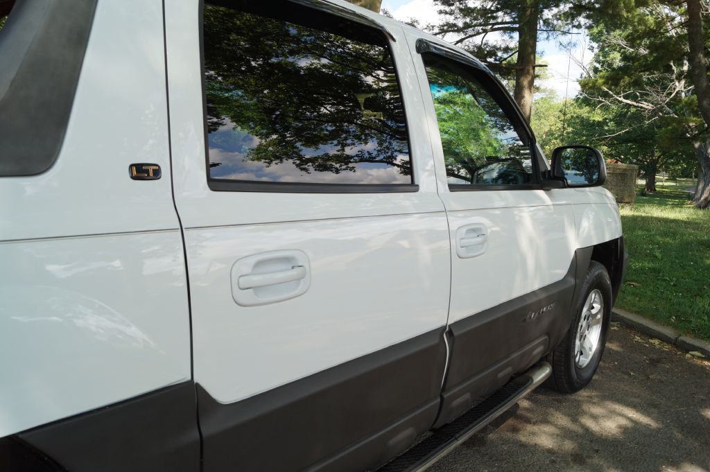 2006 Chevrolet Avalanche Image 12