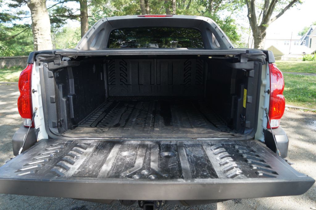 2006 Chevrolet Avalanche Image 16