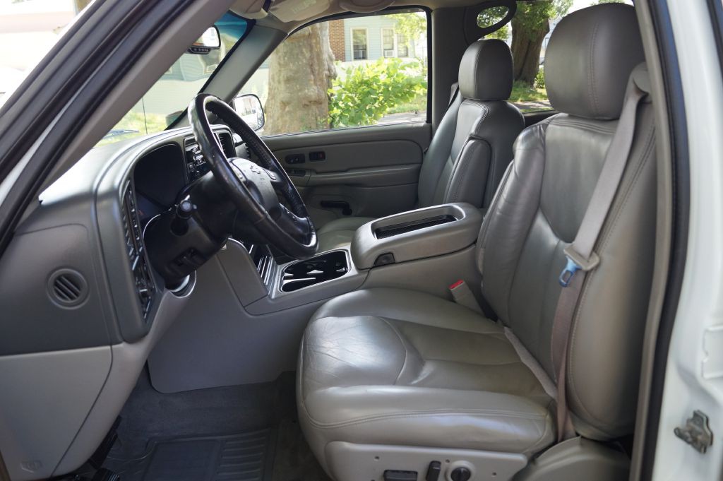 2006 Chevrolet Avalanche Image 18