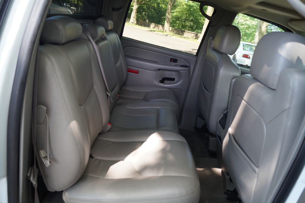 2006 Chevrolet Avalanche Image 28