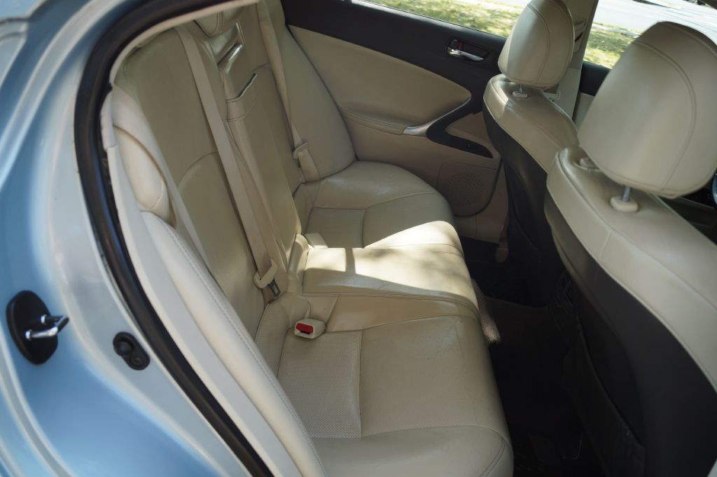 2012 Lexus IS 250 Image 28