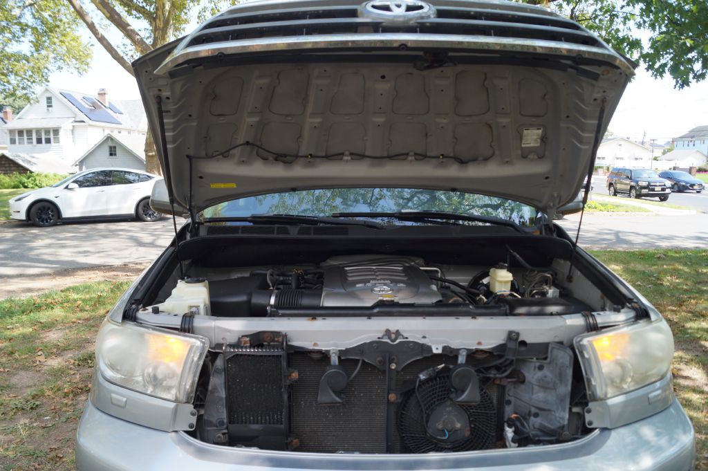 2008 Toyota Sequoia Image 15