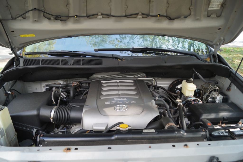 2008 Toyota Sequoia Image 16