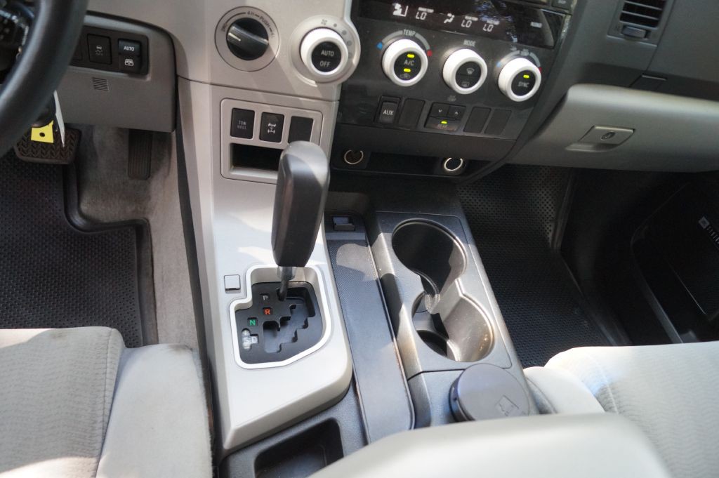 2008 Toyota Sequoia Image 22