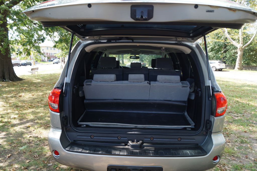 2008 Toyota Sequoia Image 32