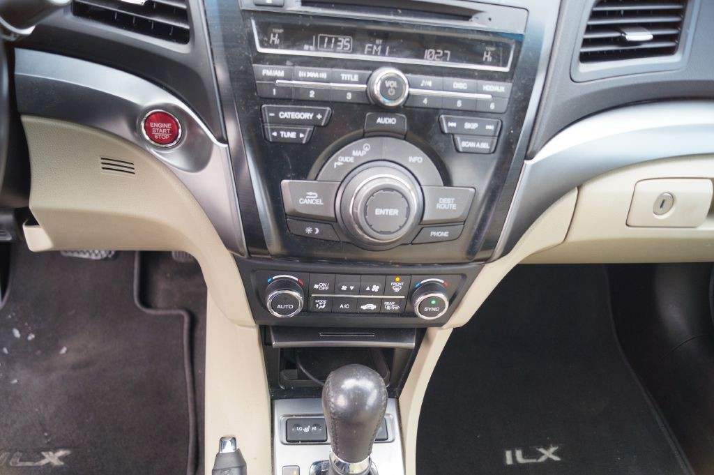 2013 Acura ILX Image 22