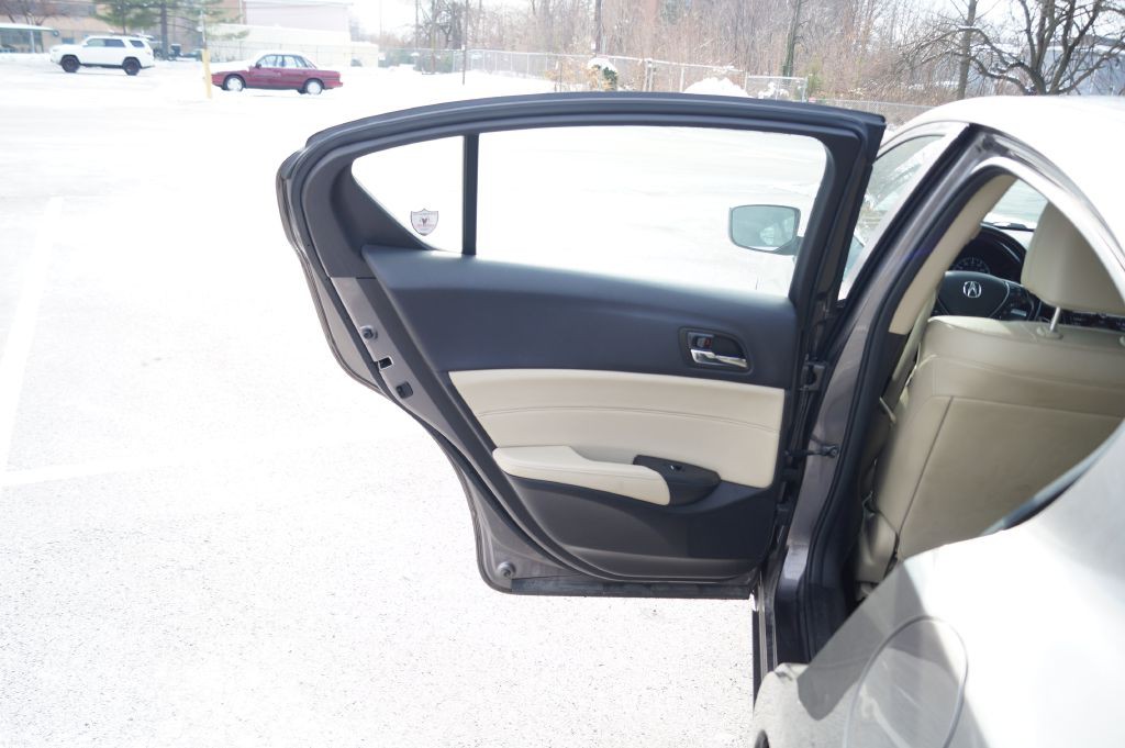 2013 Acura ILX Image 25