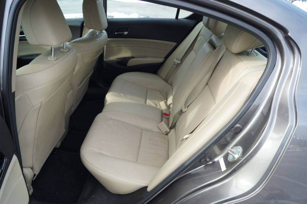 2013 Acura ILX Image 26
