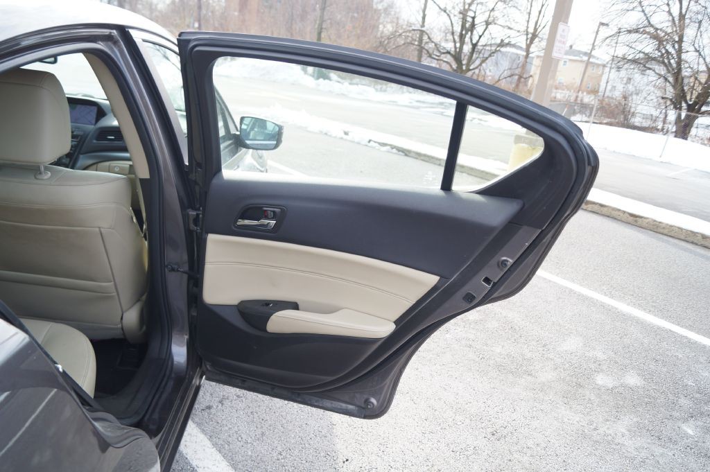 2013 Acura ILX Image 27