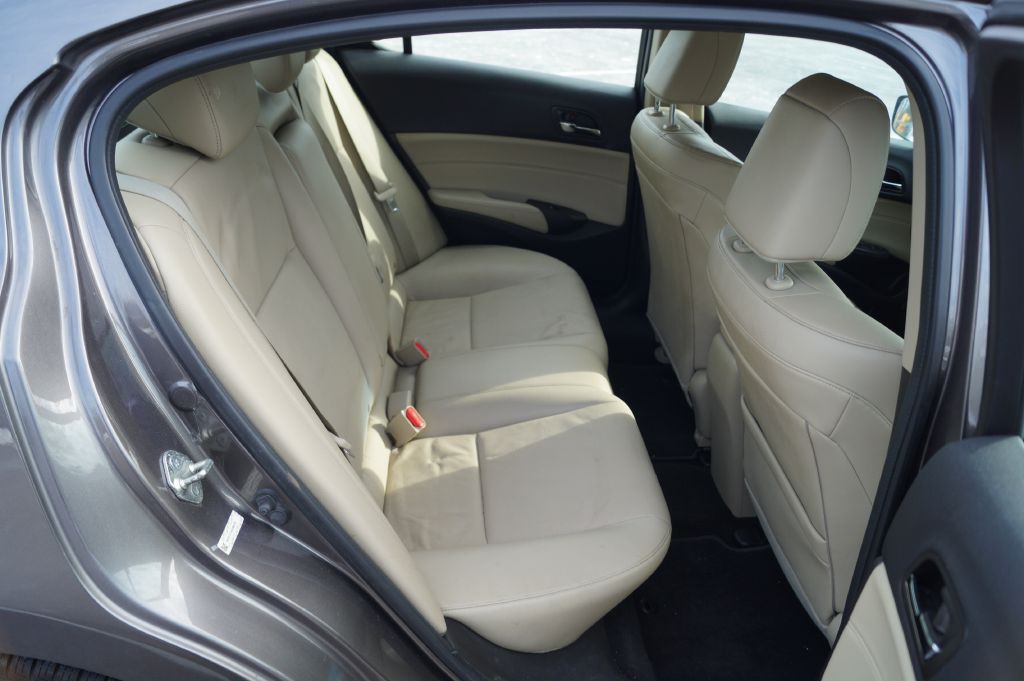 2013 Acura ILX Image 28