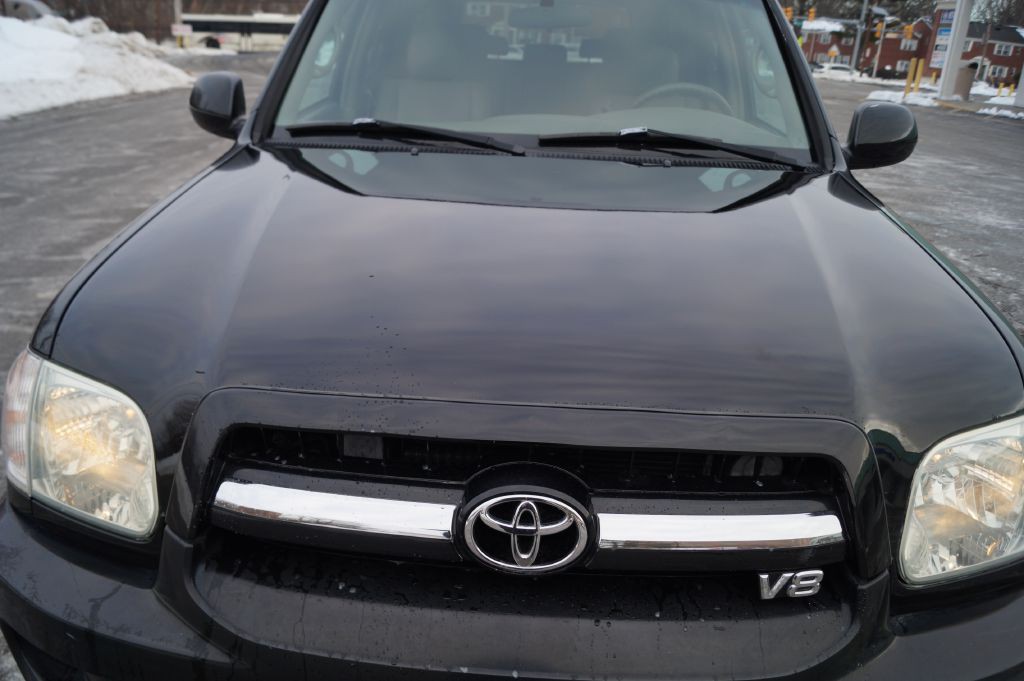 2006 Toyota Sequoia Image 2