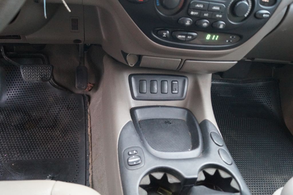 2006 Toyota Sequoia Image 22