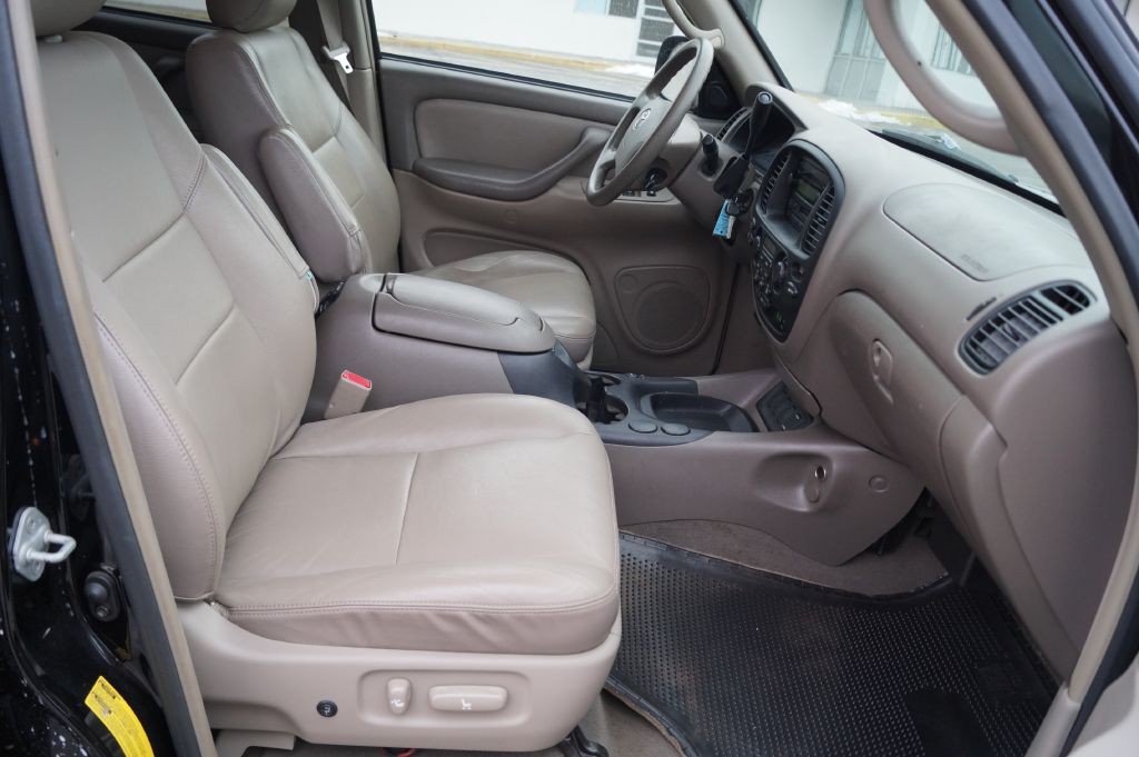 2006 Toyota Sequoia Image 25