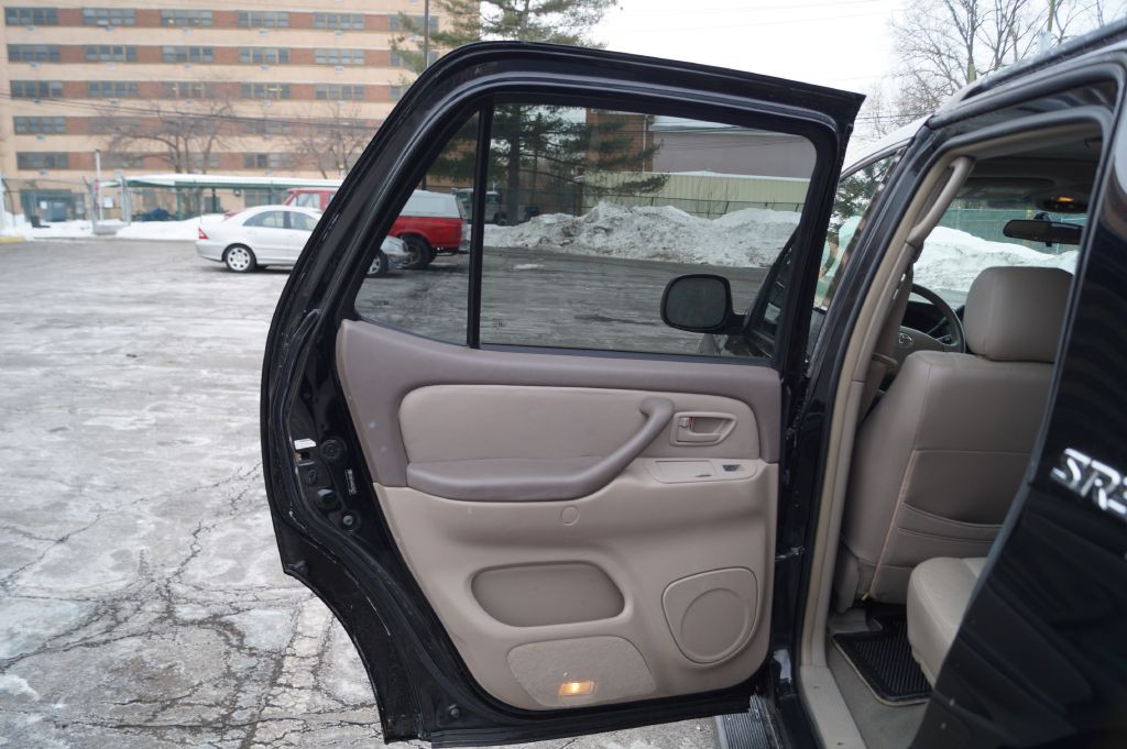 2006 Toyota Sequoia Image 27