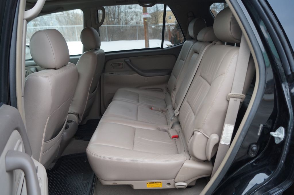 2006 Toyota Sequoia Image 28