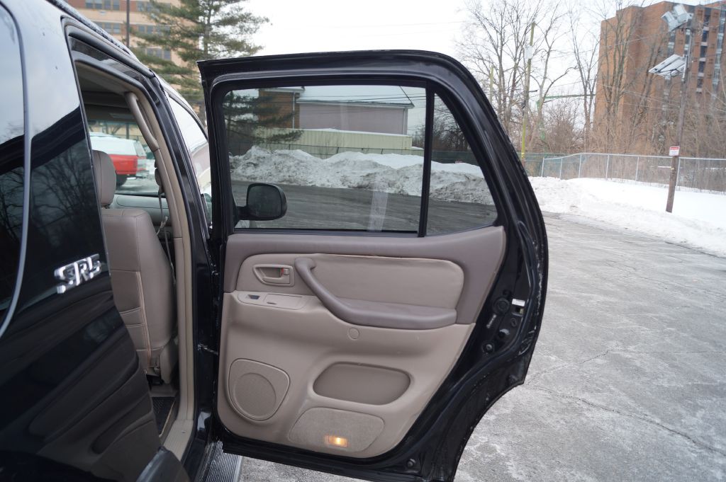 2006 Toyota Sequoia Image 29