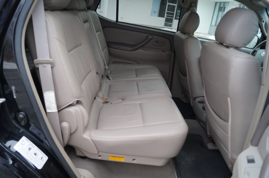 2006 Toyota Sequoia Image 30