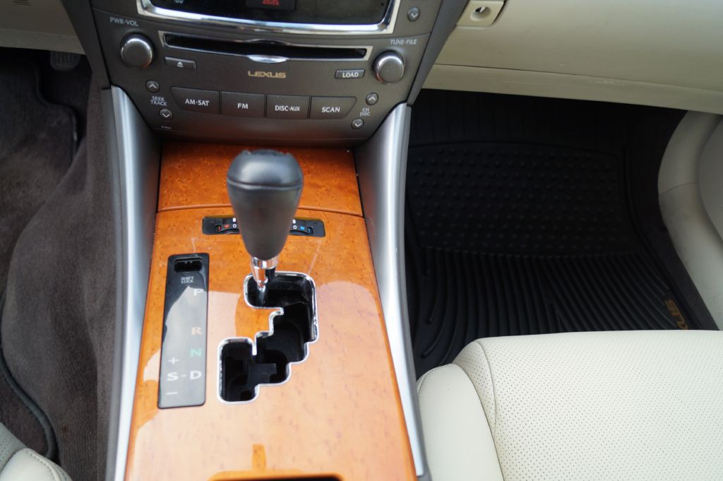 2009 Lexus IS 250 Image 21