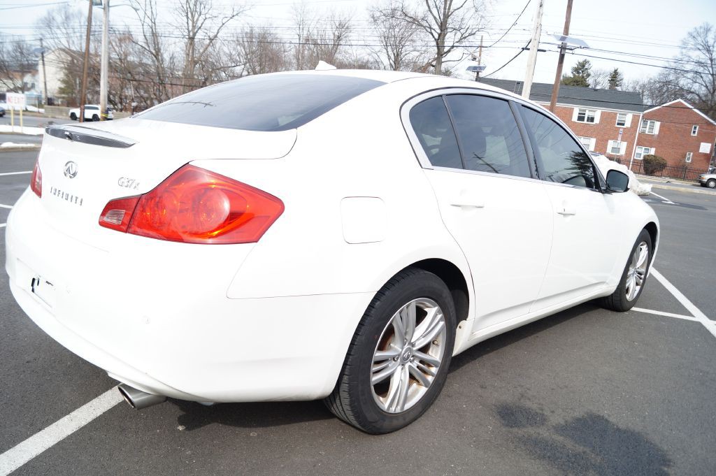2013 INFINITI G37 Image 9