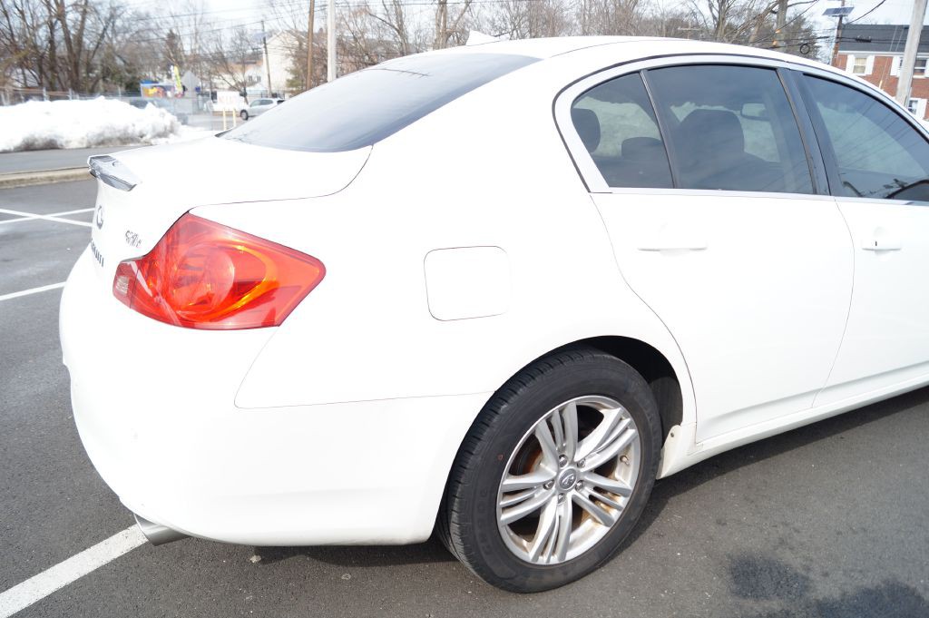 2013 INFINITI G37 Image 10