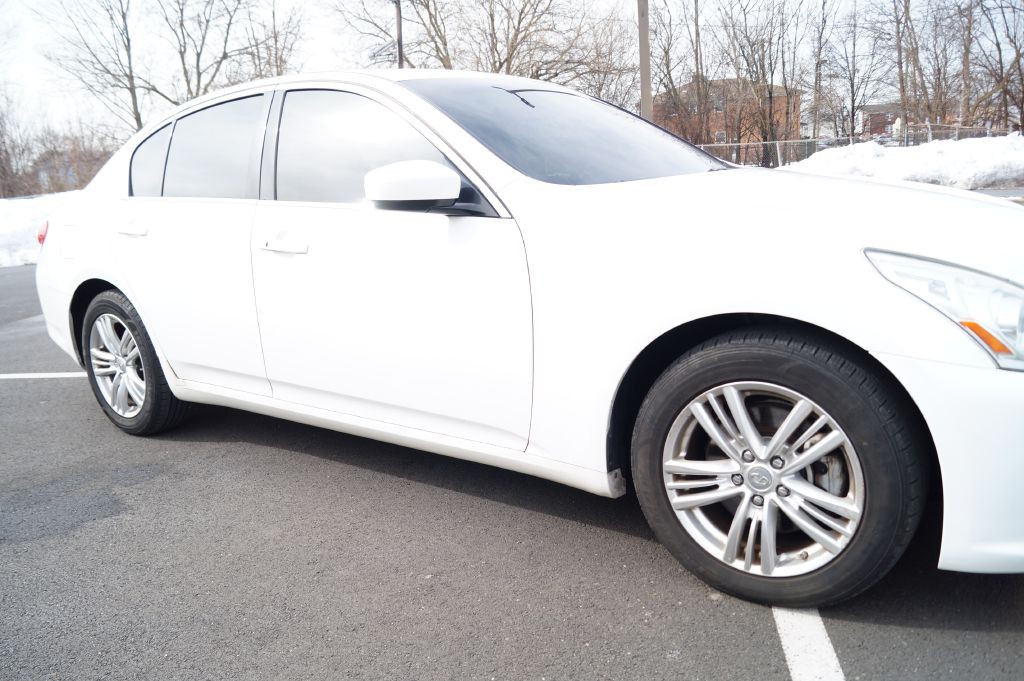 2013 INFINITI G37 Image 13
