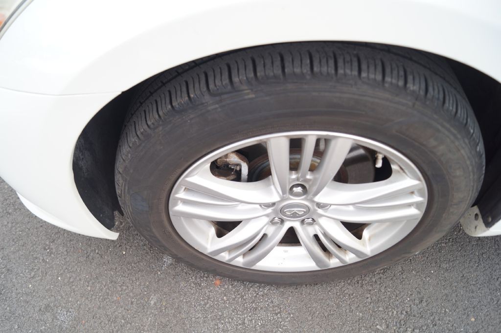 2013 INFINITI G37 Image 15