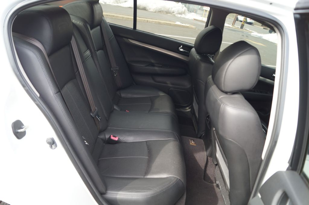 2013 INFINITI G37 Image 27