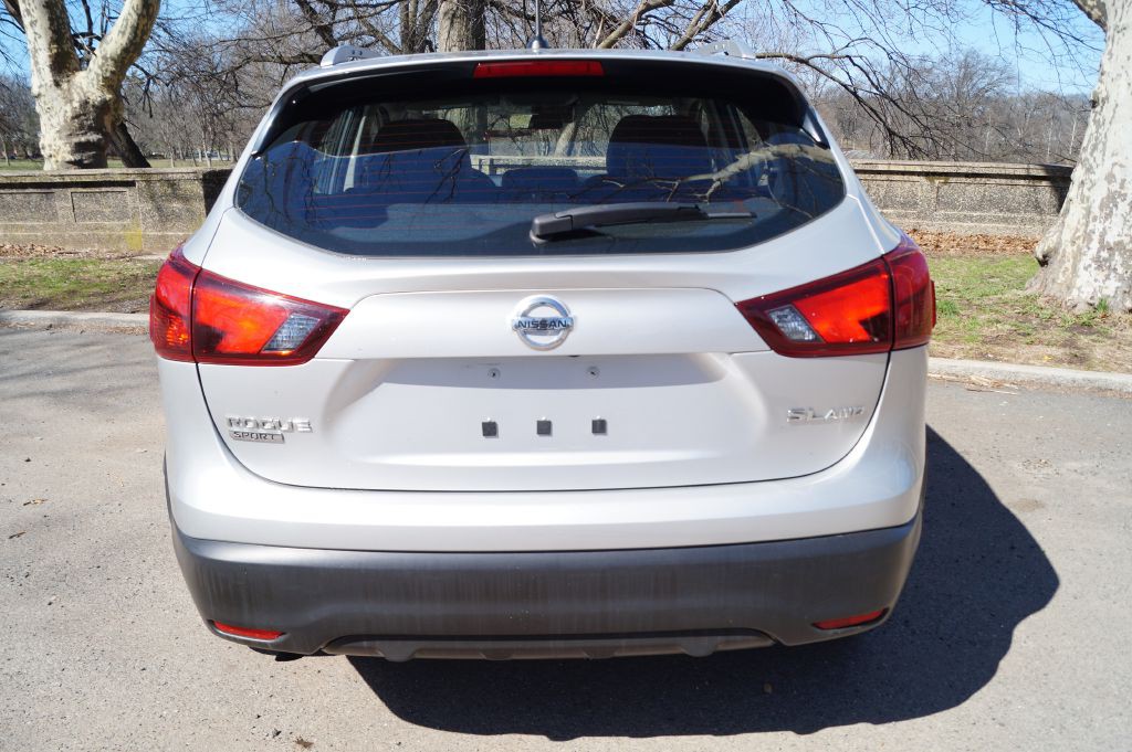 2017 Nissan Rogue Image 8