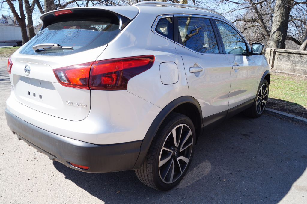 2017 Nissan Rogue Image 9