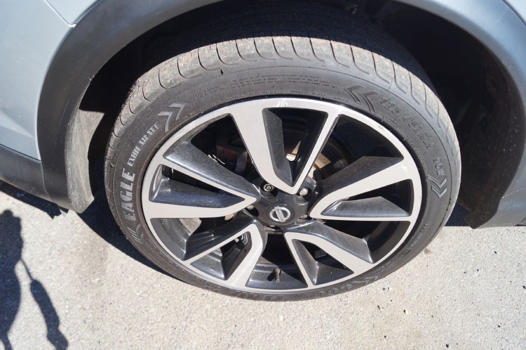 2017 Nissan Rogue Image 14